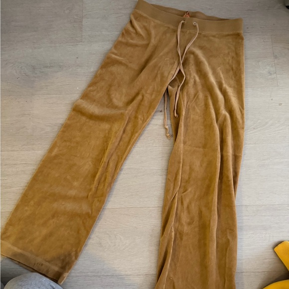 Juicy Couture Pants - Vintage juicy couture low rise velour sweatpants